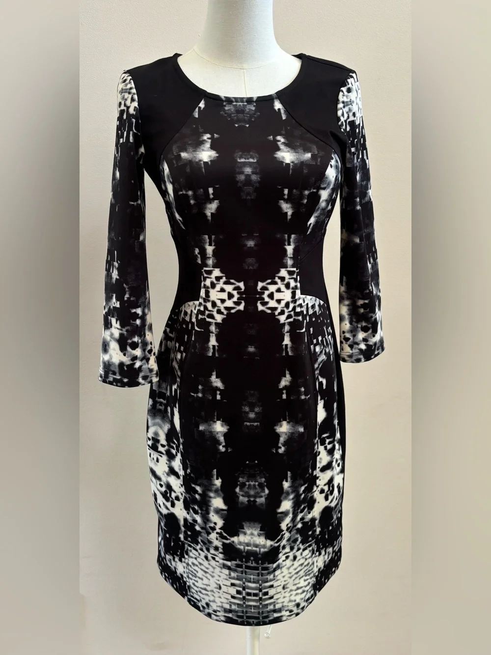 Yoana Baraschi Black White Abstract Sheath Dress Size 4 Career Cocktail